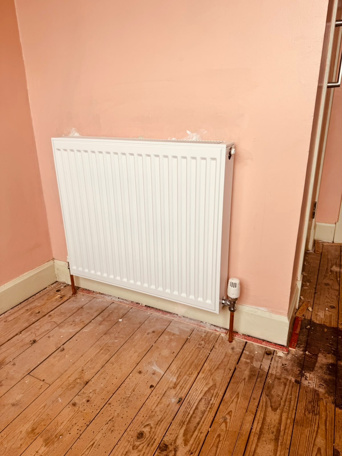 Replacement radiator and thermostatic valve